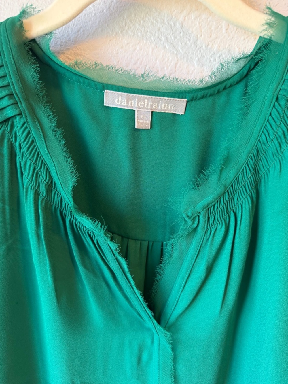 Daniel Rainn Bernal Split Neck Blouse, Like New, Small Petite - Picture 7 of 9